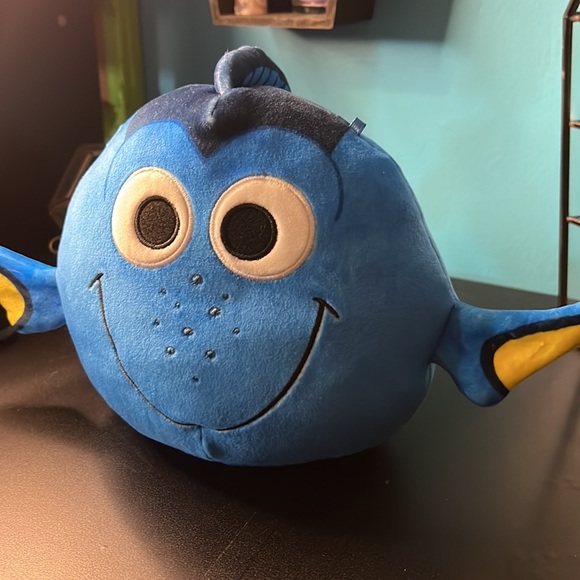 Kellytoy Squishmallow Disney Pixar Finding Dory Blue Fish Plush - Picture 2 of 6